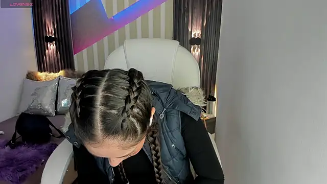 emily layton online show from February 6, 2:26 pm