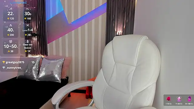 emily layton online show from February 9, 7:30 pm