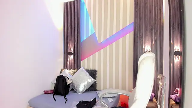 emily layton online show from November 20, 2:28 pm