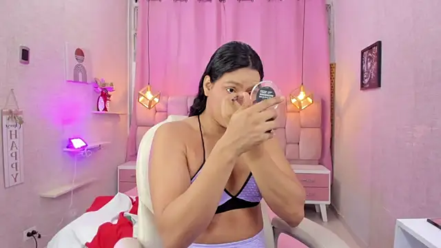 Snapshot of Alison_Chan_ chatting on February 9, 10:43 pm Alison Chan online show from February 9, 10:43 pm