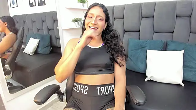 Snapshot of Alison_Chan_ chatting on February 21, 1:22 pm Alison Chan online show from February 21, 1:22 pm