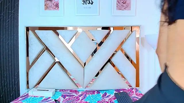 Snapshot of Alison_Chan_ chatting on October 16, 2:07 pm Alison Chan online show from October 16, 2:07 pm