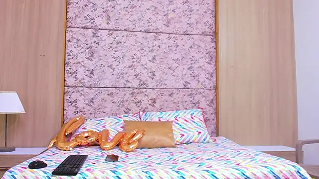 Snapshot of melody_brunnet chatting on January 3, 12:08 pm melody brunnet online show from January 3, 12:08 pm