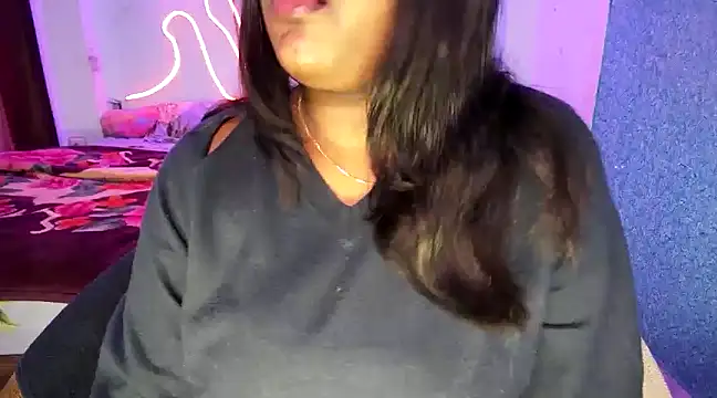 expression queen online show from December 16, 6:05 pm