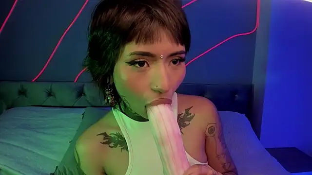 Evangeline bell online show from December 6, 3:11 pm