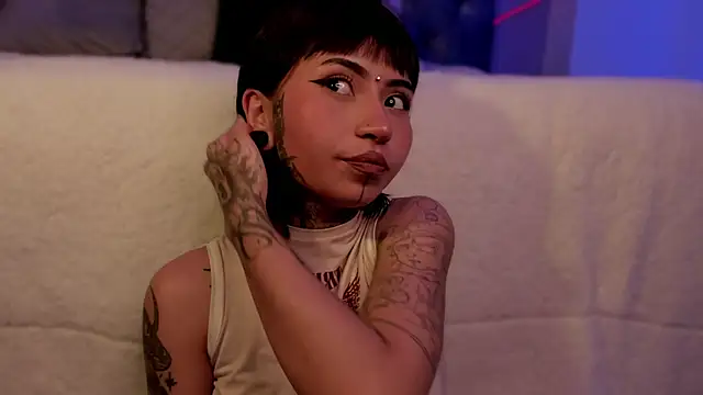 Evangeline bell online show from December 18, 6:14 pm