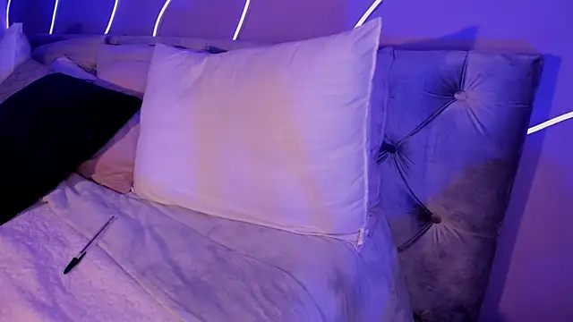 Evangeline bell online show from January 16, 6:06 pm