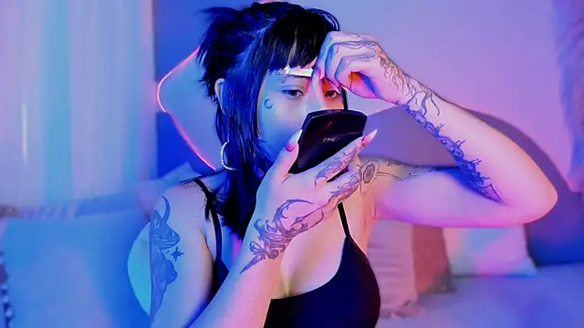 Evangeline bell online show from September 15, 2:50 pm