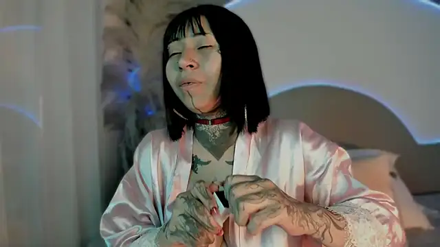 Evangeline bell online show from October 11, 4:27 pm