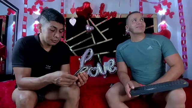 Snapshot of AndyandFran chatting on February 16, 2:09 am AndyandFran online show from February 16, 2:09 am