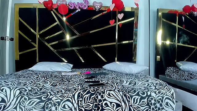 Snapshot of AndyandFran chatting on February 23, 5:34 am AndyandFran online show from February 23, 5:34 am