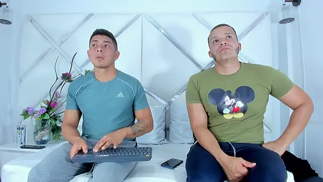 Snapshot of AndyandFran chatting on March 16, 12:56 am AndyandFran online show from March 16, 12:56 am