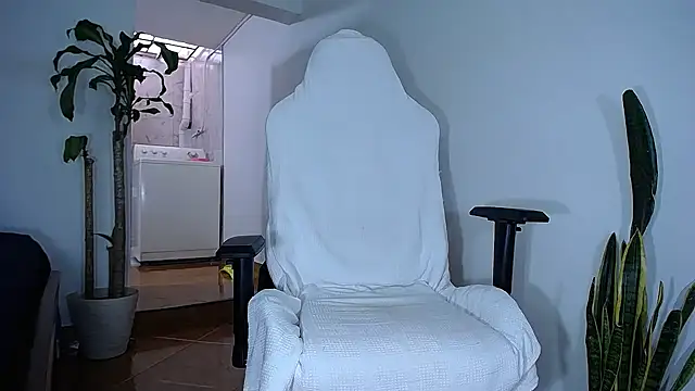 diamond black00 online show from February 4, 6:49 pm