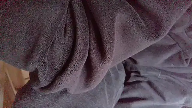 huzi518 online show from March 8, 9:50 am