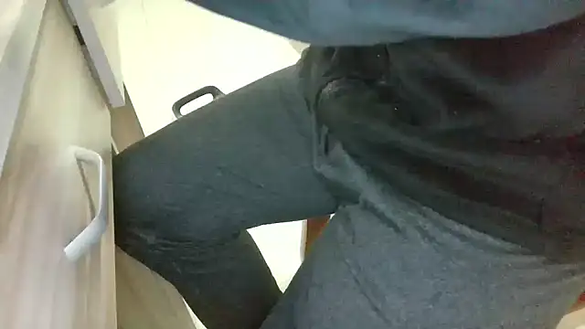 huzi518 online show from March 17, 1:29 pm