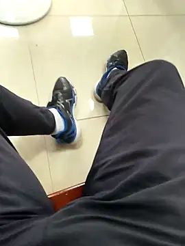 huzi518 online show from September 18, 7:21 am