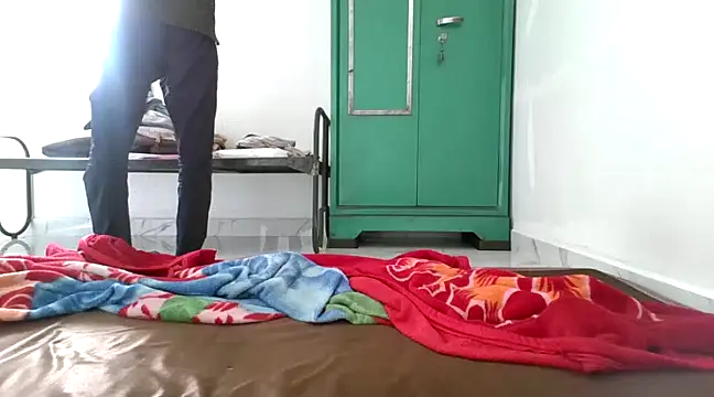 hot dark chocolate08 online show from January 3, 7:27 am