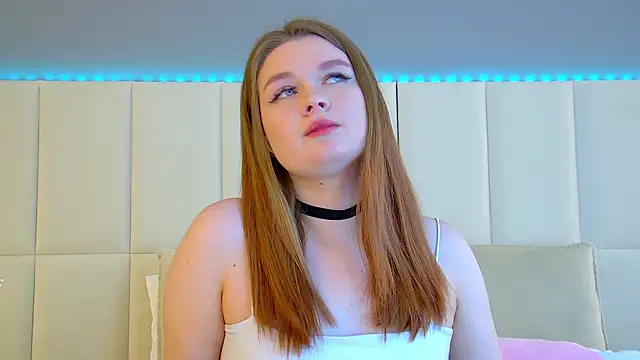 CrystalLyons online show from March 2, 9:31 am