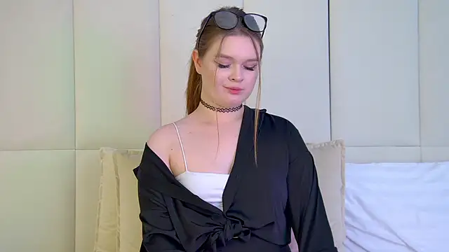 CrystalLyons online show from March 4, 1:06 pm