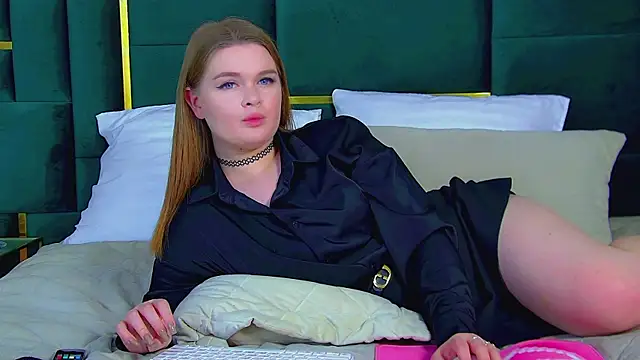 CrystalLyons online show from March 12, 6:11 pm