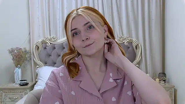 KellyStone online show from February 5, 3:13 am