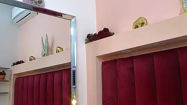 JESSYCORTES online show from January 28, 4:41 pm