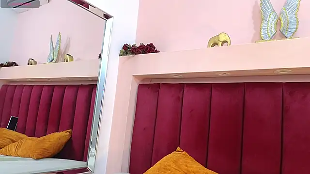 JESSYCORTES online show from February 7, 4:46 pm