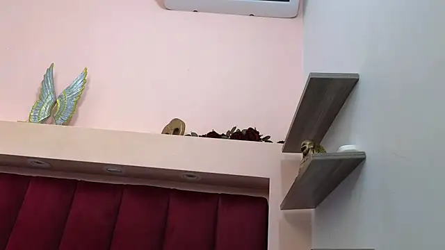 JESSYCORTES online show from March 3, 2:15 pm