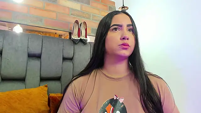 JESSYCORTES online show from September 9, 1:43 pm