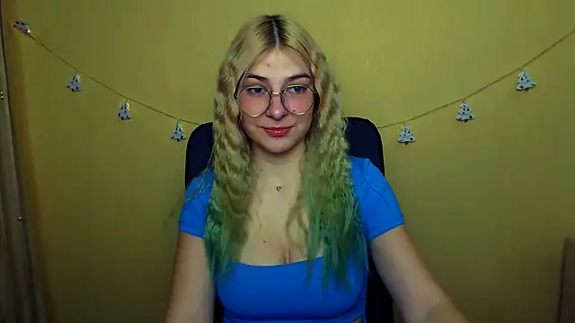 Luna Lush  online show from December 17, 8:23 am