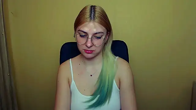 Luna Lush  online show from January 14, 11:31 am