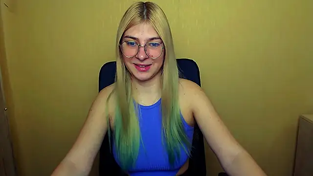 Luna Lush  online show from February 6, 9:22 am