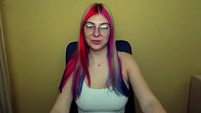 Luna Lush  online show from March 1, 7:19 am