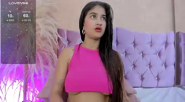 MIIAHERNANDEZ online show from January 8, 10:48 pm