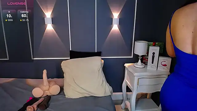 Emmawattsom online show from December 26, 3:42 pm