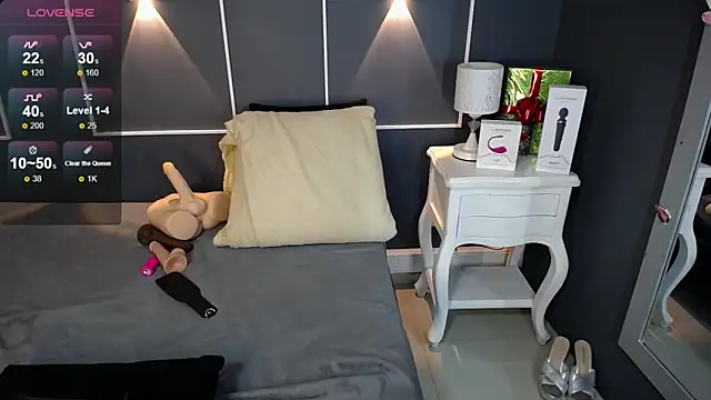 Emmawattsom online show from December 28, 3:26 pm