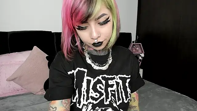 NikkiRamone online show from December 24, 9:50 am