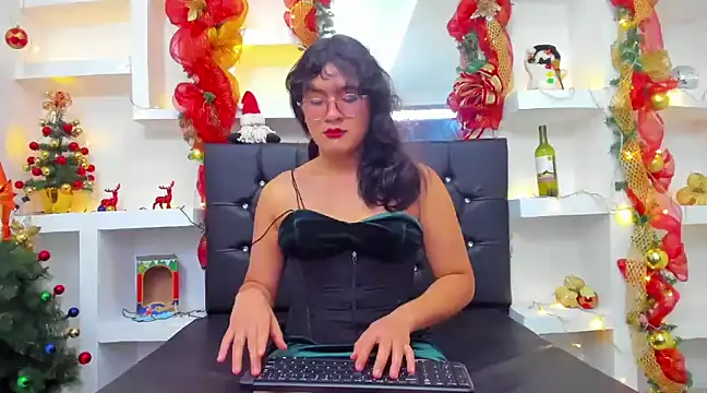 Elith Berry69 online show from December 15, 9:09 pm