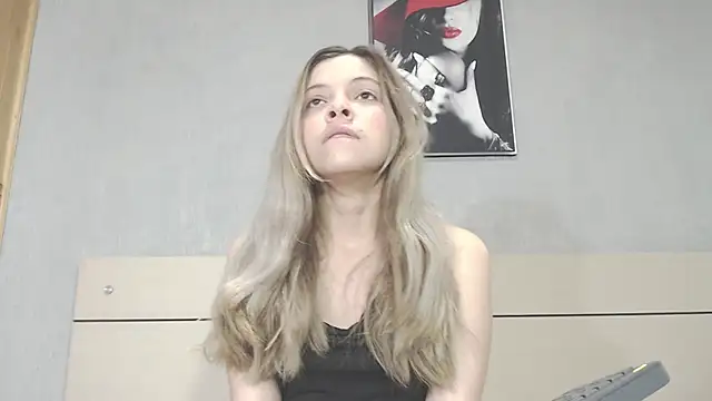 andreau18 online show from February 18, 1:33 pm