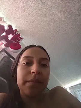 Snapshot of emma_ambar chatting on November 26, 7:04 pm emma ambar online show from November 26, 7:04 pm