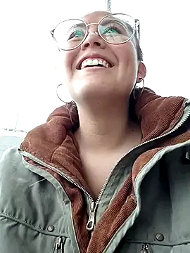 lara moon25 online show from December 6, 9:46 pm