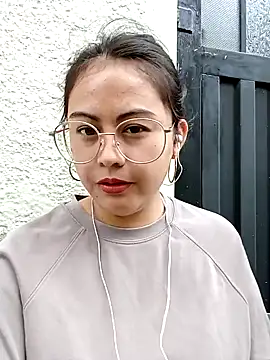 lara moon25 online show from January 5, 5:20 pm