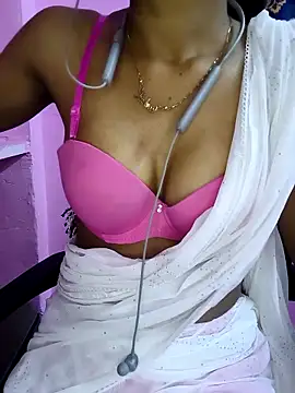 Snapshot of Miakhalifatamil chatting on September 14, 12:54 am Miakhalifatamil online show from September 14, 12:54 am