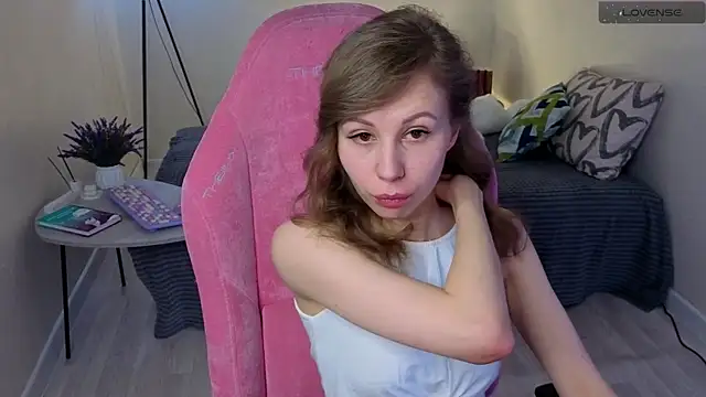 Lill Mary online show from March 8, 2:34 am