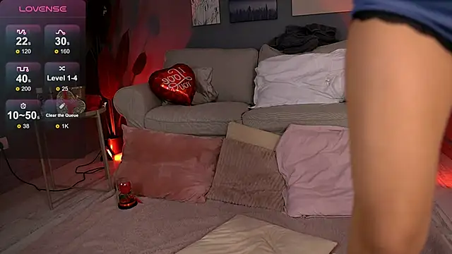 Snapshot of BetsyGonzale chatting on February 12, 4:23 am BetsyGonzale online show from February 12, 4:23 am