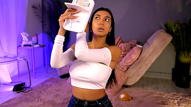 Snapshot of BetsyGonzale chatting on September 11, 4:12 am BetsyGonzale online show from September 11, 4:12 am