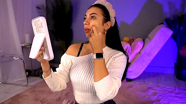 Snapshot of BetsyGonzale chatting on October 21, 4:02 am BetsyGonzale online show from October 21, 4:02 am