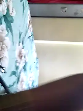 Snapshot of anuradha1432 chatting on October 2, 8:21 am anuradha1432 online show from October 2, 8:21 am