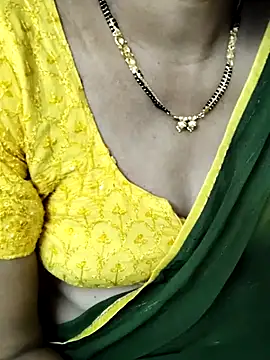 Snapshot of anuradha1432 chatting on November 21, 12:04 pm anuradha1432 online show from November 21, 12:04 pm