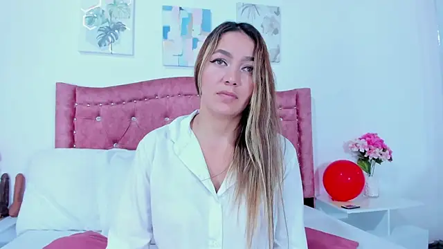 Mia Malkovaa  online show from January 18, 4:10 pm